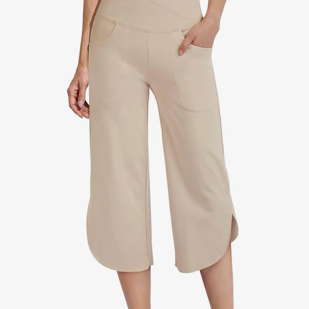 NWT Women's Wide-Leg Capri Pants in Beige M